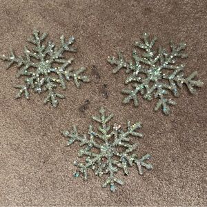 Glittery Snowflake Ornaments or window decor with suctions - Silver set of three
